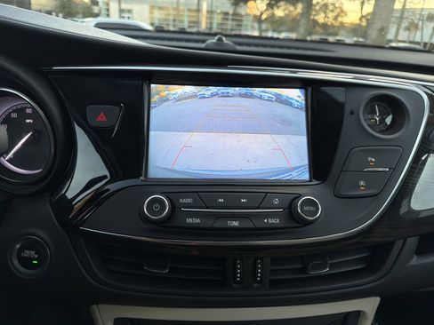 Used 2019 Buick Envision Essence image 25