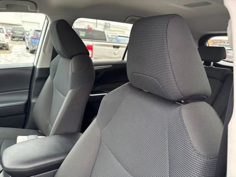 Used 2024 Toyota RAV4 LE image 9