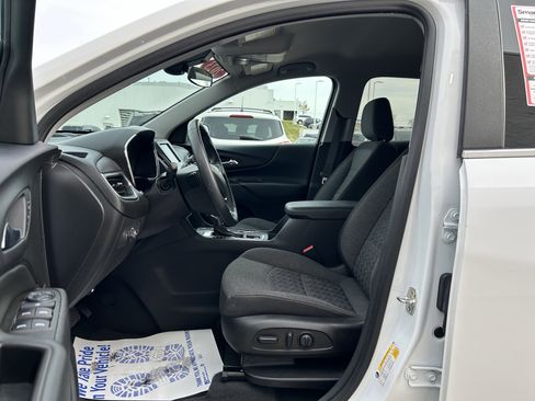 Used 2023 Chevrolet Equinox LT w/ Driver Convenience Package image 13