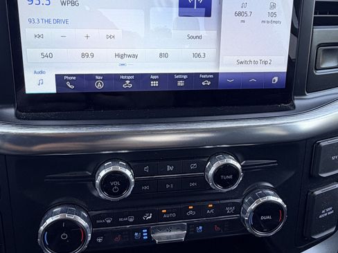 Used 2022 Ford F150 Lariat w/ Equipment Group 502A High AWD/4WD image 26