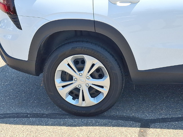 Used 2024 Chevrolet Trax LS FWD image 27