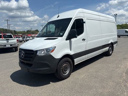 Used 2023 Mercedes-Benz Sprinter 2500 image 7