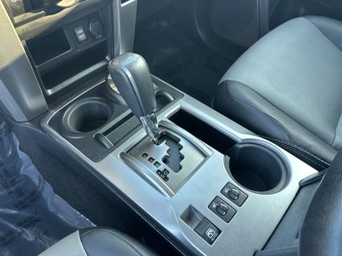 Used 2018 Toyota 4Runner SR5 Premium image 26