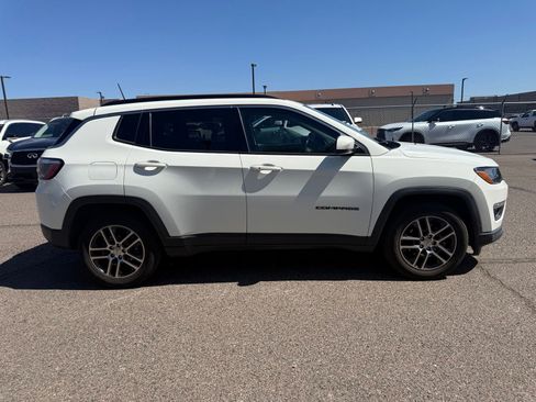 Used 2018 Jeep Compass Latitude w/ Popular Equipment Group FWD image 4