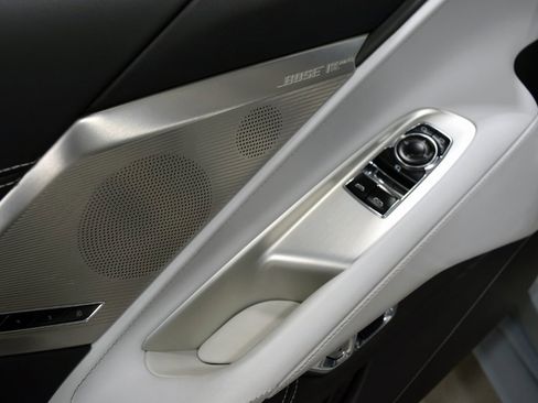 Used 2021 Chevrolet Corvette Stingray Preferred Cpe w/ Z51 Performance Package image 27