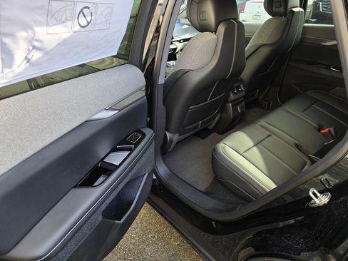 New 2026 Cadillac Optiq Luxury 1 image 17