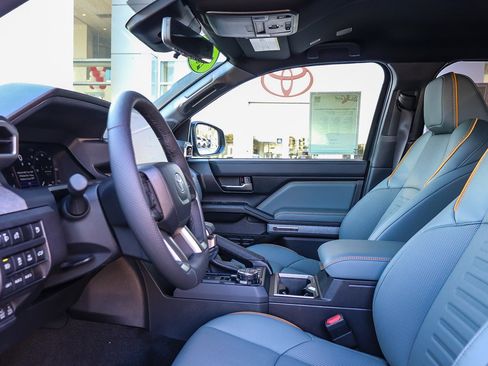 Used 2024 Toyota Tacoma Trailhunter image 22