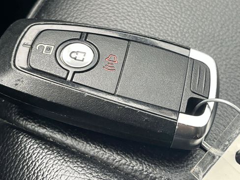 Used 2023 Ford Edge SEL image 30