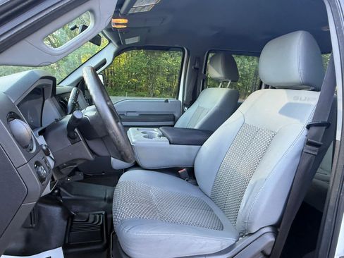 Used 2016 Ford F250 XL w/ XL Appearance Package image 2