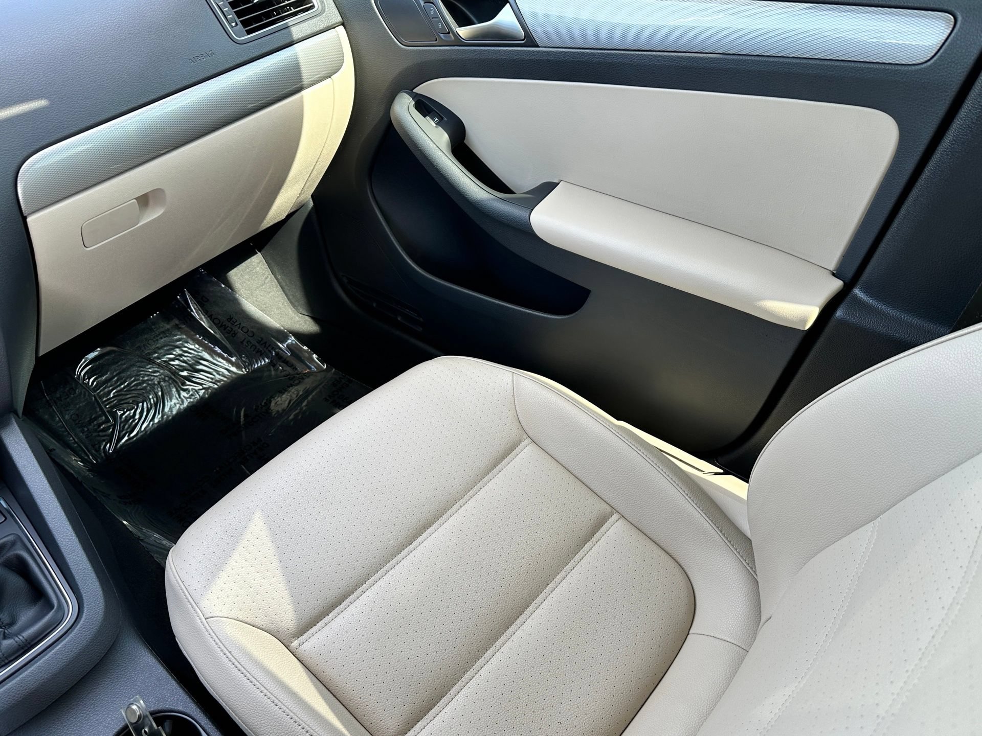 Used 2017 Volkswagen Jetta SE FWD image 26