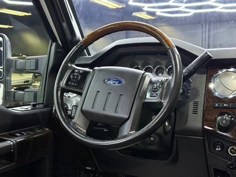 Used 2015 Ford F350 Platinum w/ Platinum Package image 21