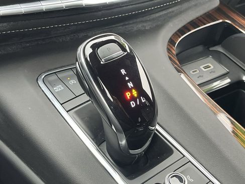 Used 2023 Cadillac Escalade Premium Luxury image 8