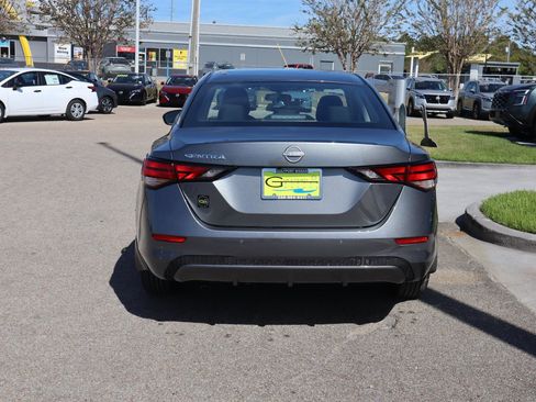 Used 2025 Nissan Sentra S image 5