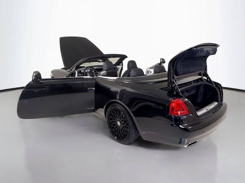 Used 2018 Rolls-Royce Dawn RWD image 38
