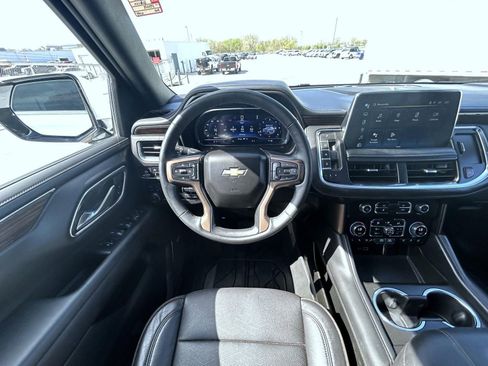 Used 2024 Chevrolet Tahoe High Country AWD/4WD image 13