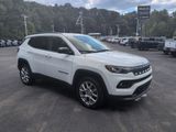 Used 2022 Jeep Compass Latitude image 2