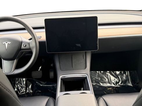 Used 2023 Tesla Model Y Long Range image 11