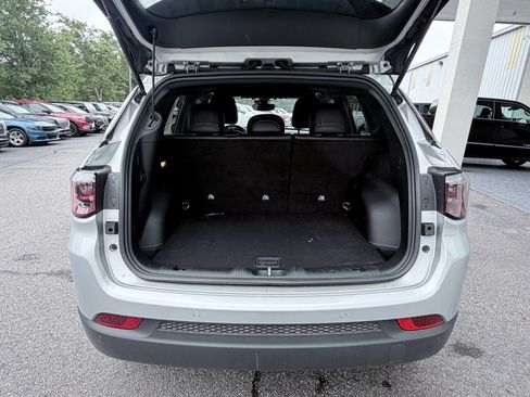 Used 2026 Jeep Compass Limited AWD/4WD image 9