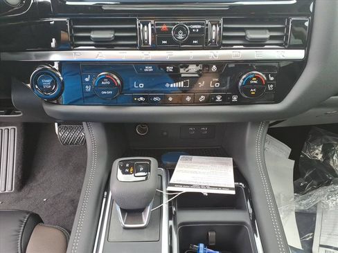 New 2026 Nissan Pathfinder Platinum AWD/4WD image 23