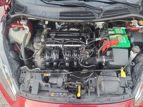 Used 2015 Ford Fiesta SE image 19