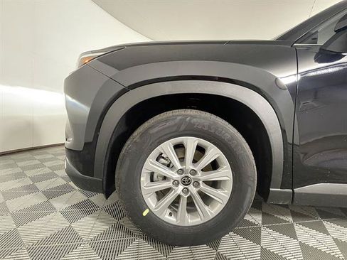 New 2026 Toyota Grand Highlander AWD image 24