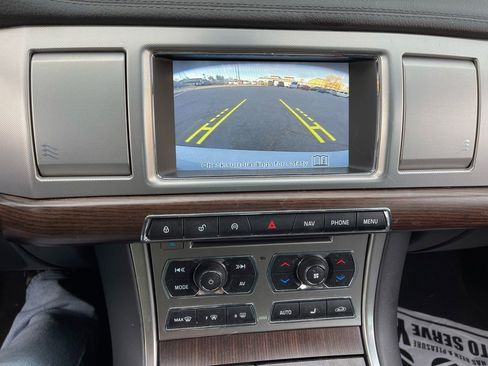 Used 2013 Jaguar XF 3.0 image 25