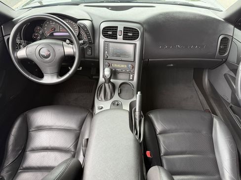 Used 2006 Chevrolet Corvette Convertible w/ 3LT w/ Preferred Equipment Group RWD image 38