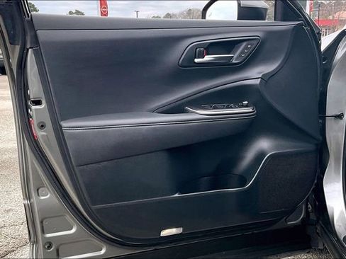 Used 2023 Toyota Crown Limited image 17