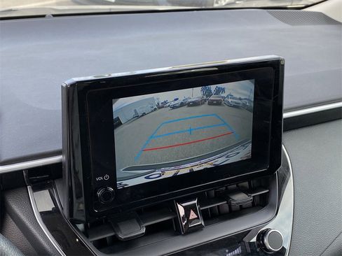 Certified 2025 Toyota Corolla LE image 10