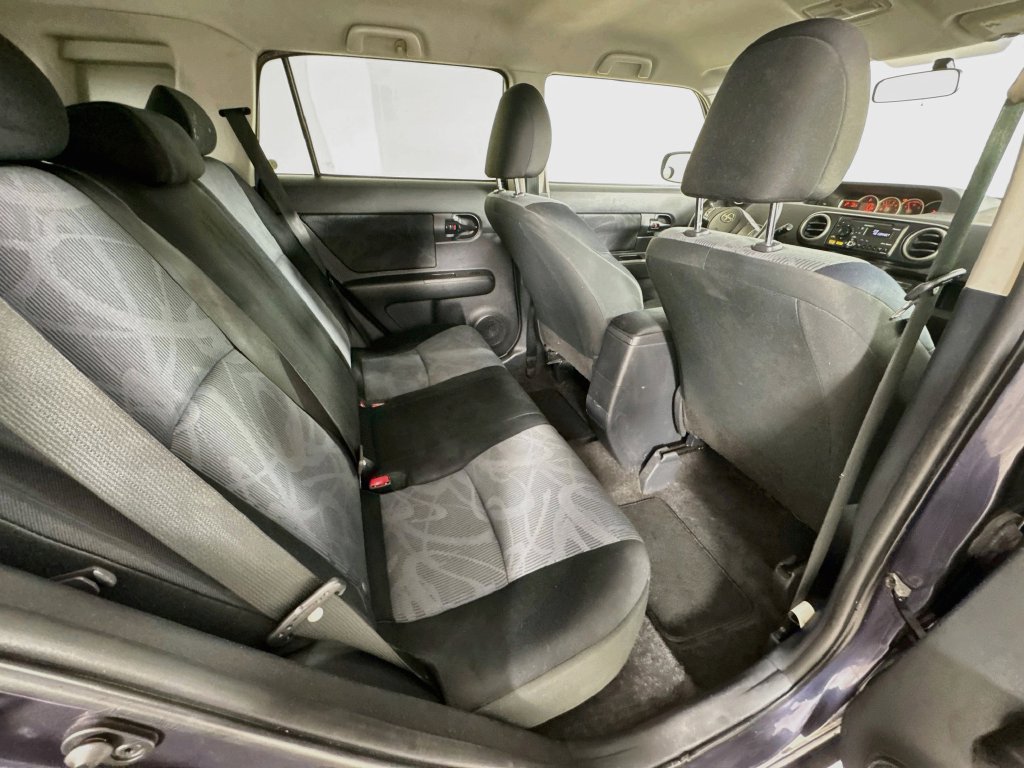 Used 2012 Scion xB FWD image 28