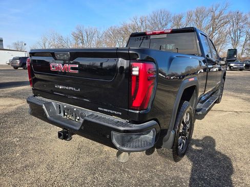 Used 2025 GMC Sierra 2500 Denali image 4