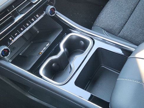 New 2026 Chevrolet Traverse LT w/ Midnight/Sport Edition FWD image 16