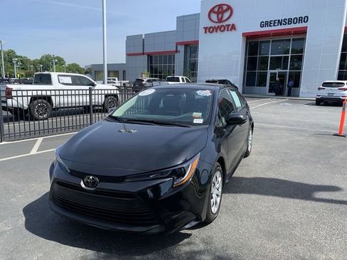 Used 2026 Toyota Corolla LE FWD image 4