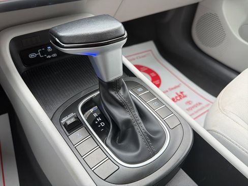 Used 2024 Hyundai Kona SEL image 14