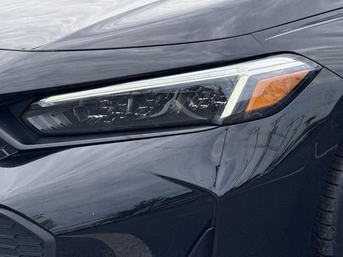 Used 2025 Honda Civic Sport image 5