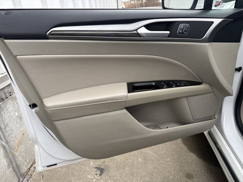 Used 2020 Ford Fusion SEL image 8