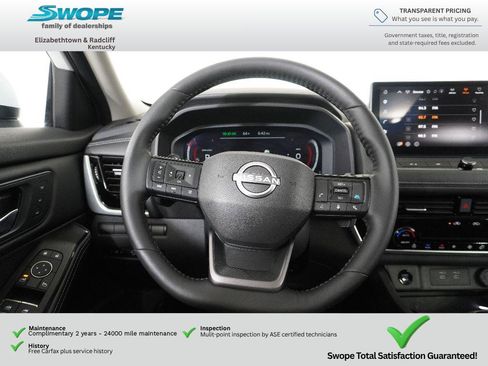 Used 2025 Nissan Rogue SL w/ Tech Package FWD image 17