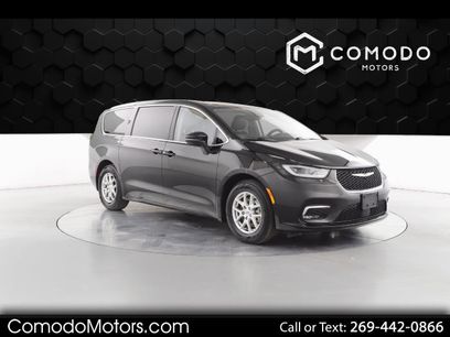 Used 2023 Chrysler Pacifica Touring-L