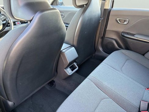 New 2025 Kia K4 LXS image 14