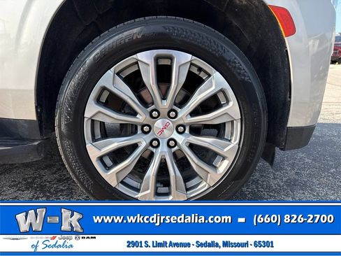 Used 2021 GMC Yukon Denali AWD/4WD image 5