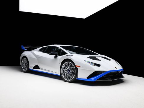Used 2023 Lamborghini Huracan STO RWD image 1