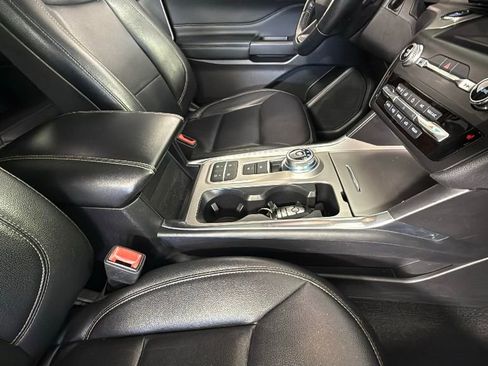 Used 2020 Ford Explorer XLT w/ Equipment Group 202A image 36