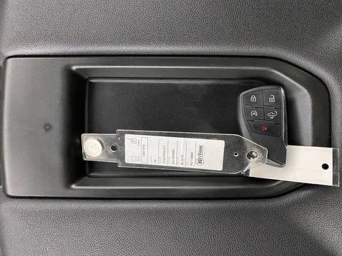 Certified 2024 Chevrolet Silverado 1500 LT AWD/4WD image 31