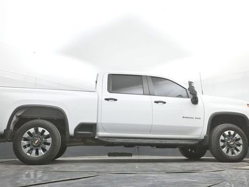 Used 2022 Chevrolet Silverado 2500 Custom w/ Custom Value Package AWD/4WD image 34