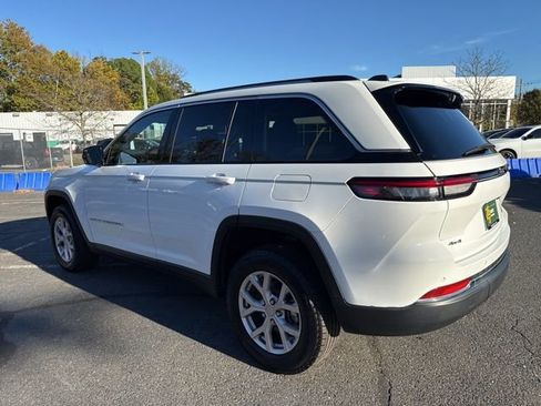 Used 2022 Jeep Grand Cherokee Limited image 17