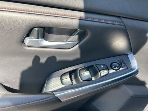 Used 2025 Nissan Sentra SR FWD image 18