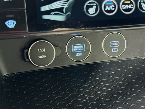 Used 2025 Genesis G70 2.5T RWD image 30