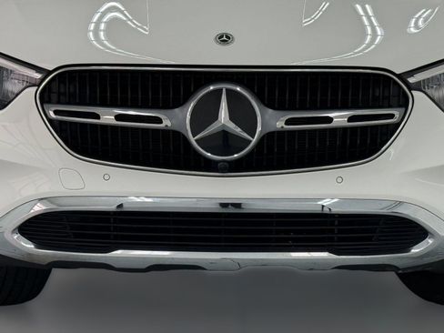 Used 2025 Mercedes-Benz GLC 350e 4MATIC image 24