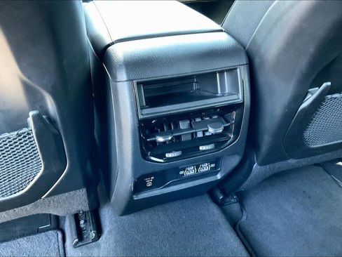 Used 2025 Jeep Grand Cherokee Altitude AWD/4WD image 11