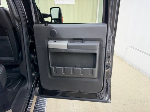 Used 2014 Ford F250 Lariat w/ Chrome Package AWD/4WD image 12